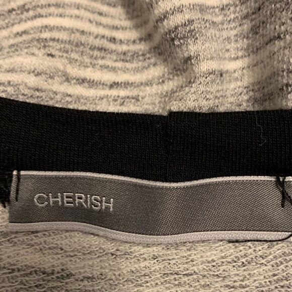 Cherish Gray and Black Long Sleeve Tunic Sz L - Picture 2 of 5